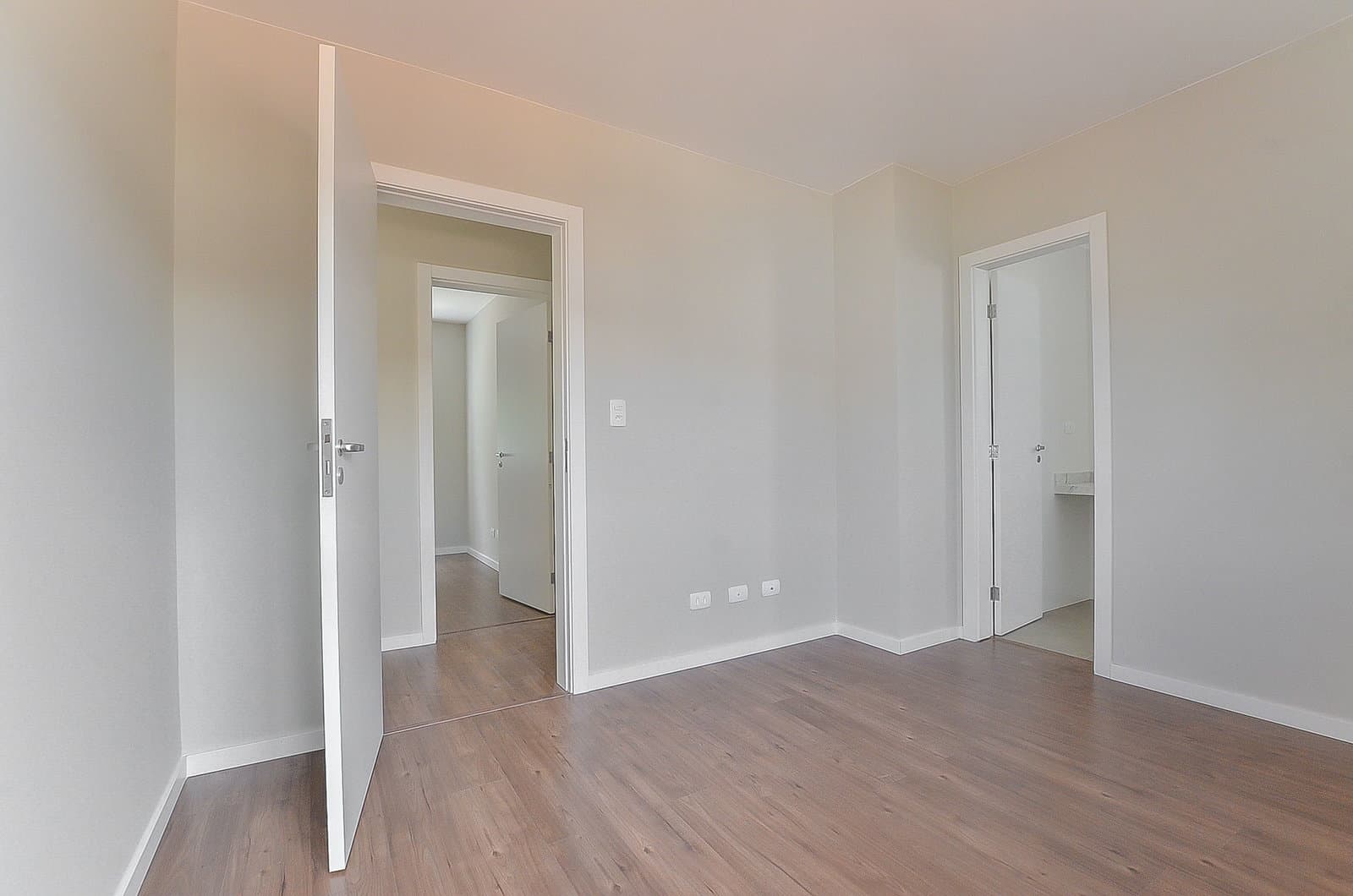 Parque das Imbuias - Casa com 3 dormitórios sendo 1 suíte - 133m² priv - Campo Comprido Curitiba